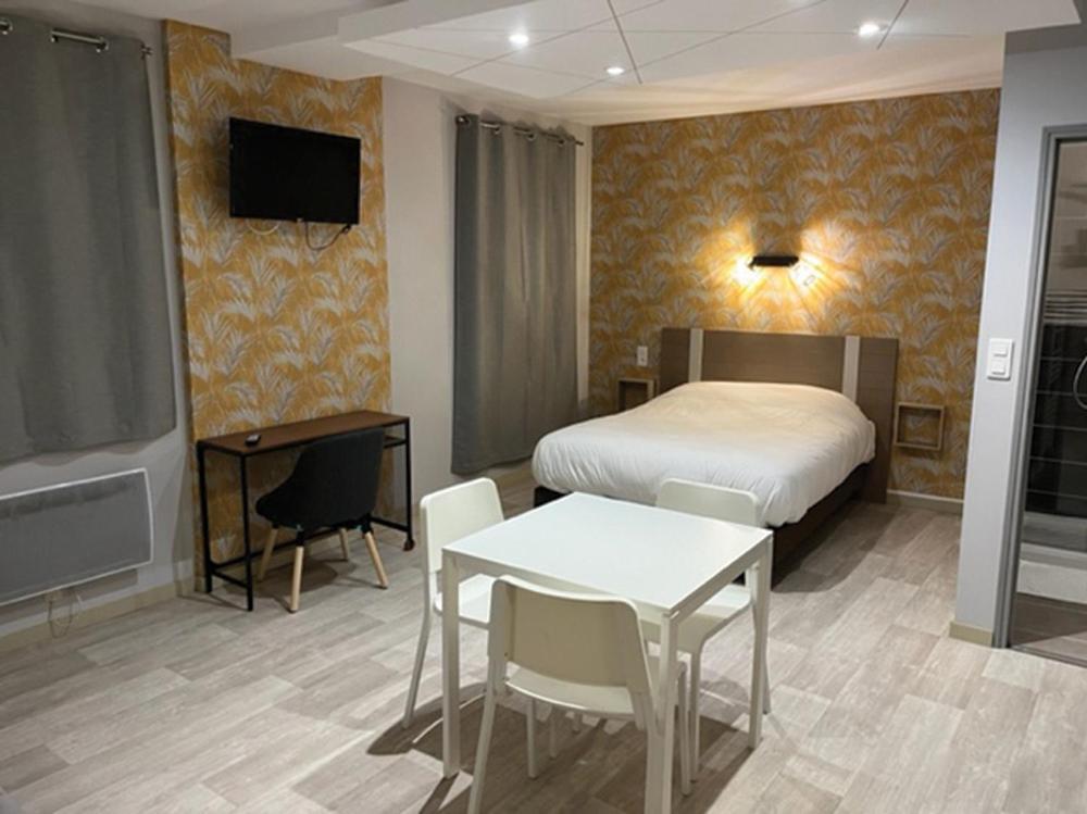 O'Zinc Aparthotel Viviez Bagian luar foto
